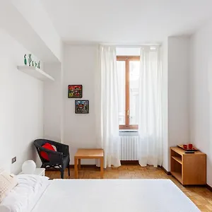 Comfy In Corso Apartment