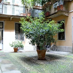 Historical Center Montenapoleone Loft Apartment