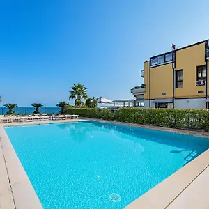  Apartment Residenza Miralago Ii By Wonderful Italy